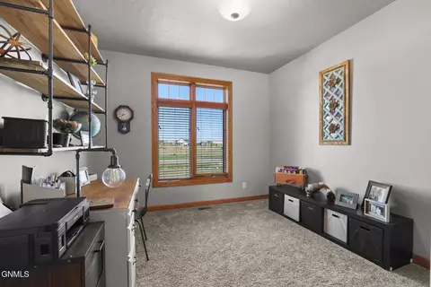 13910 Whitetail Cir, Williston, ND 58801 photo 27