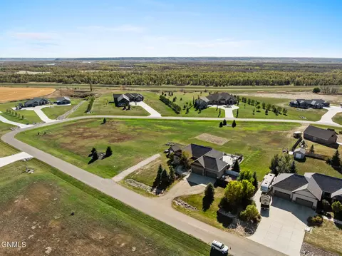 13910 Whitetail Cir, Williston, ND 58801 photo 19