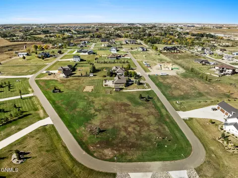 13910 Whitetail Cir, Williston, ND 58801 photo 22