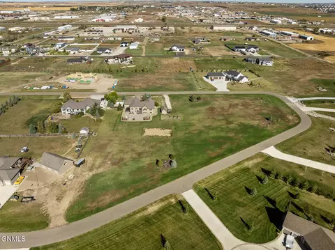 13910 Whitetail Cir, Williston, ND 58801 photo 24
