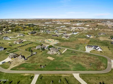 13910 Whitetail Cir, Williston, ND 58801 photo 23