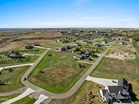 13910 Whitetail Cir, Williston, ND 58801 photo 21