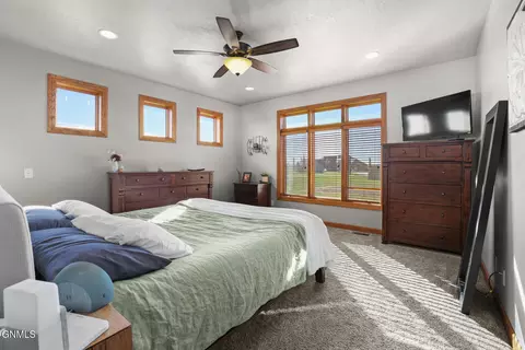 13910 Whitetail Cir, Williston, ND 58801 photo 29