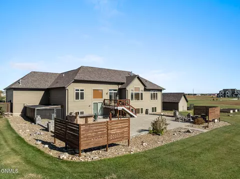 13910 Whitetail Cir, Williston, ND 58801 photo 10