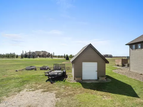 13910 Whitetail Cir, Williston, ND 58801 photo 12