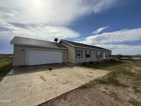 12238 Buffalo Hills Dr, Watford City, ND 58854