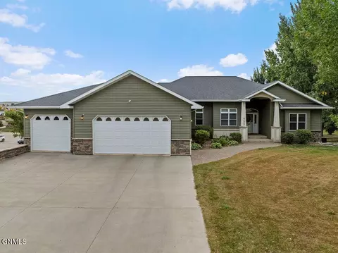 733 2nd Ave NE, Watford City, ND 58854