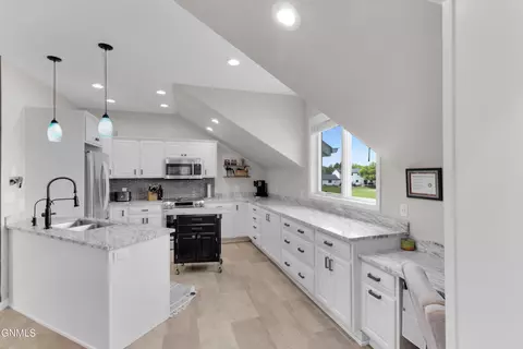 8600 S Fork Jct, Bismarck, ND 58504