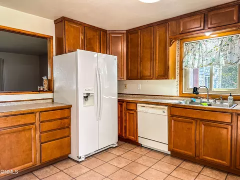 1009 Riverview Ave, Bismarck, ND 58504 photo 4