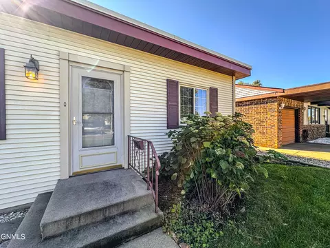 1009 Riverview Ave, Bismarck, ND 58504 photo 25