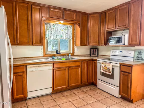 1009 Riverview Ave, Bismarck, ND 58504 photo 3