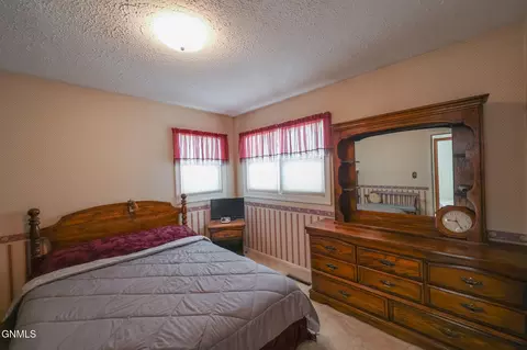 Bedroom - 508 12th St W, Williston, ND 58801 photo 3 of 8