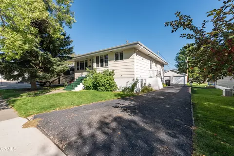423 N 17th St N, Bismarck, ND 58501