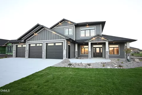 1612 Community Lp, Bismarck, ND 58503