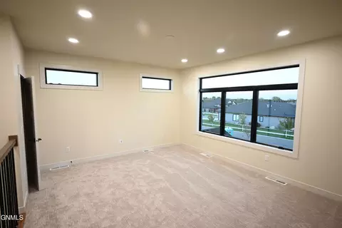 1612 Community Lp, Bismarck, ND 58503 photo 28