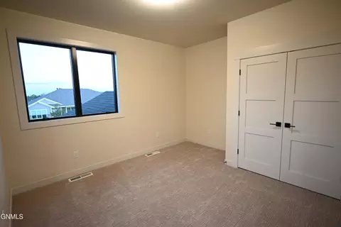 1612 Community Lp, Bismarck, ND 58503 photo 29