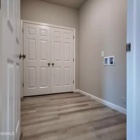 612 Koenig Dr, Bismarck, ND 58504 photo 7