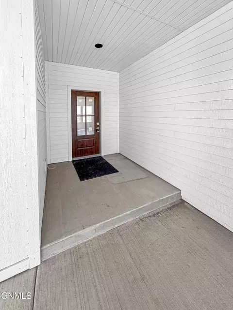 Exterior - 3022 29th Ave W, Williston, ND 58801 photo 2 of 2