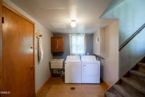 1503 Sunset Dr, Mandan, ND 58554 photo 21