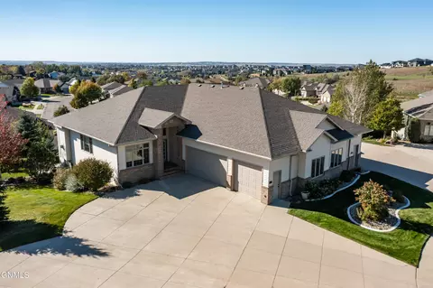 3424 Chevelle Cir, Bismarck, ND 58503