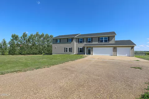 2384 Foxtail Ln N, Mandan, ND 58554