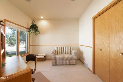 1907 Mesquite Loop, Bismarck, ND 58503 photo 14