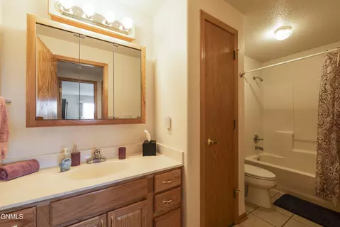 1907 Mesquite Loop, Bismarck, ND 58503 photo 29