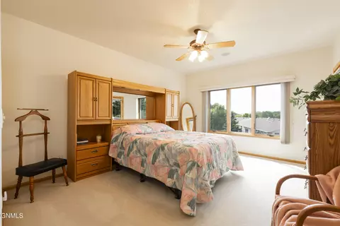 1907 Mesquite Loop, Bismarck, ND 58503 photo 18