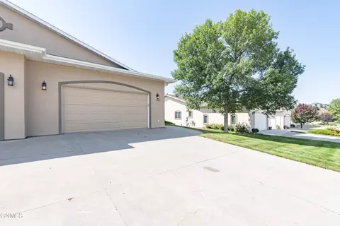1907 Mesquite Loop, Bismarck, ND 58503 photo 33