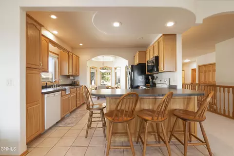 1907 Mesquite Loop, Bismarck, ND 58503 photo 8