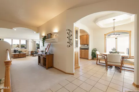 1907 Mesquite Loop, Bismarck, ND 58503 photo 4