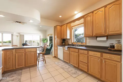 1907 Mesquite Loop, Bismarck, ND 58503 photo 6