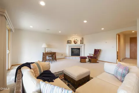 1907 Mesquite Loop, Bismarck, ND 58503 photo 27
