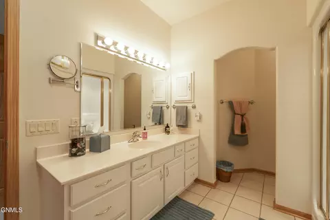 1907 Mesquite Loop, Bismarck, ND 58503 photo 23