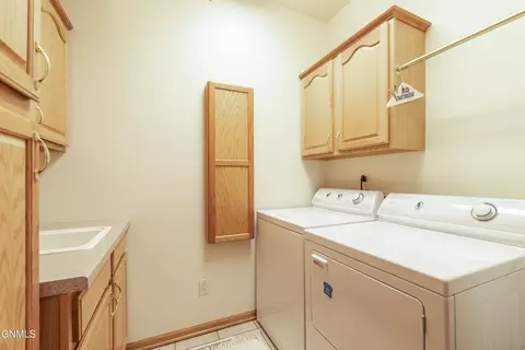 1907 Mesquite Loop, Bismarck, ND 58503 photo 17