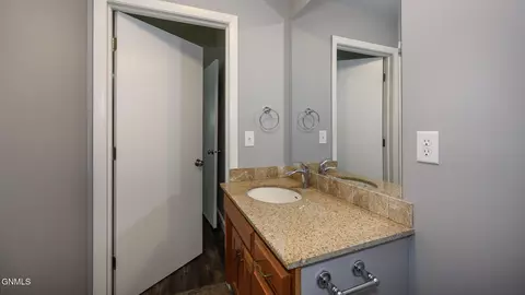Bath - 421 S 15th St, Bismarck, ND 58504 photo 7 of 9