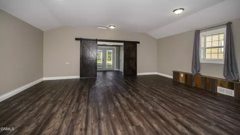 Living - 421 S 15th St, Bismarck, ND 58504 photo 3 of 4