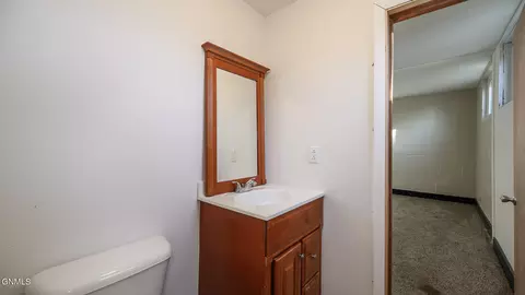 Bath - 421 S 15th St, Bismarck, ND 58504 photo 8 of 9