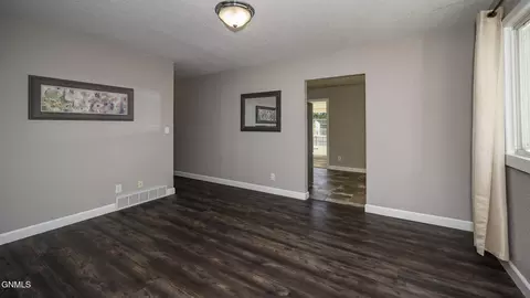 Living - 421 S 15th St, Bismarck, ND 58504 photo 1 of 4