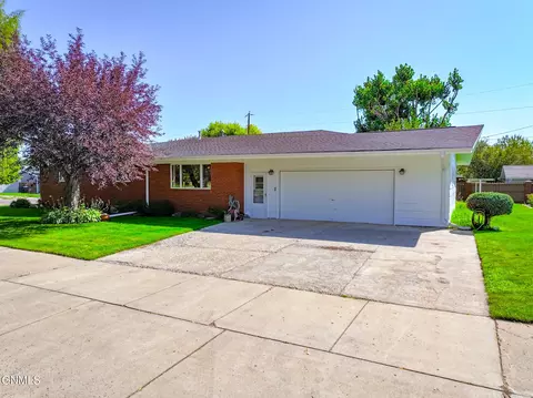 Exterior - 815 14th St W, Williston, ND 58801 photo 9 of 14