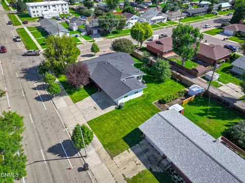 View/Area - 815 14th St W, Williston, ND 58801 photo 1 of 5