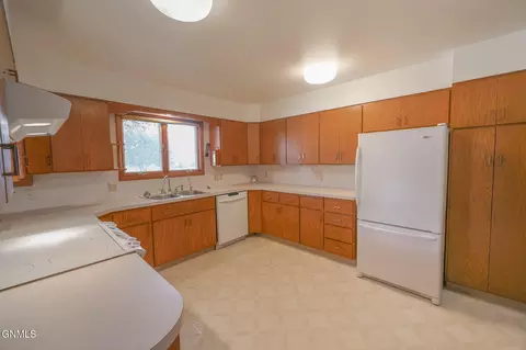 Kitchen - 815 14th St W, Williston, ND 58801 photo 3 of 3
