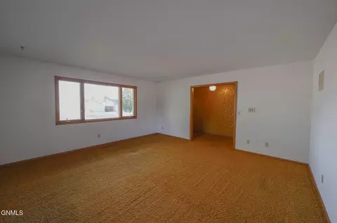 Living - 815 14th St W, Williston, ND 58801 photo 5 of 6