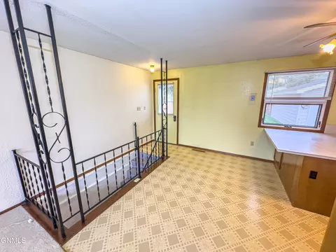 802 15th Ave W, Williston, ND 58801 photo 11