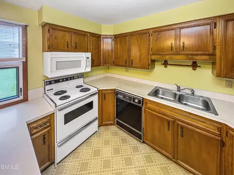 802 15th Ave W, Williston, ND 58801 photo 14