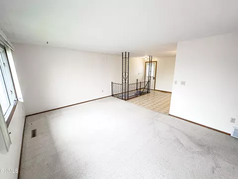 802 15th Ave W, Williston, ND 58801 photo 8