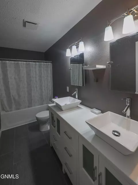 Bath - 2606 17th Ct W, Williston, ND 58801 photo 1 of 1