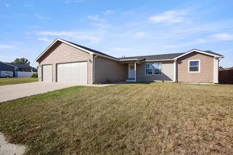 2409 12th Ave W, Williston, ND 58801