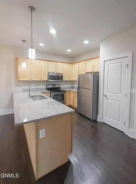 Kitchen - 2725 30th St W, Williston, ND 58801 photo 2 of 2