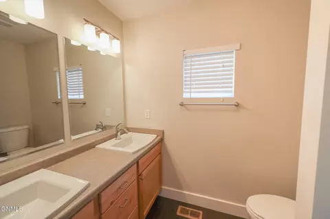 Bath - 2725 30th St W, Williston, ND 58801 photo 1 of 3